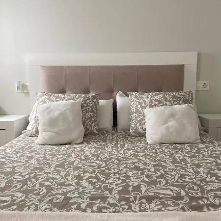 Atico Nuevo En Con Plaza De Garaje Apartman *